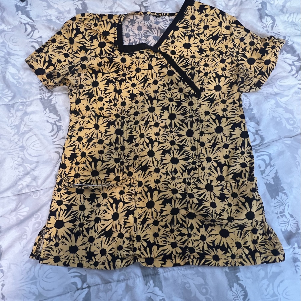 Sunflower scrub top